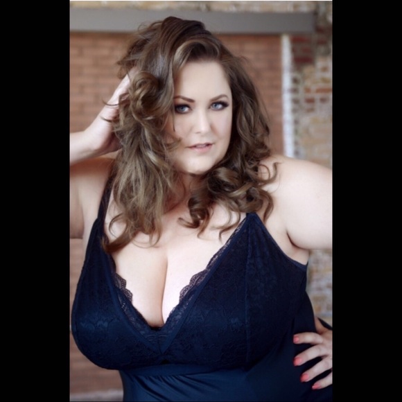 Meet your Posher, Beth - Picture 2 of 2